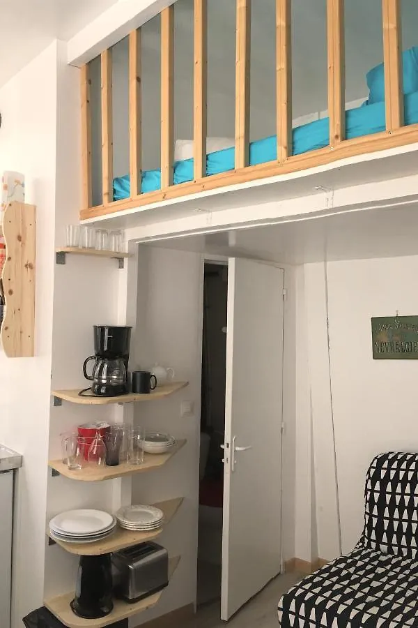 Maisonnette Sur Cour Apartment *