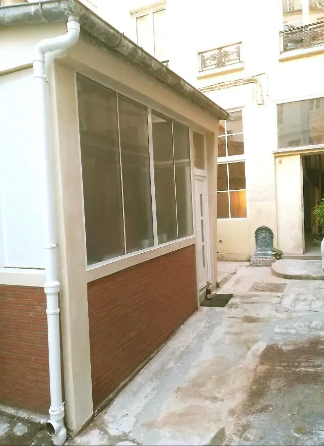 Apartament Maisonnette Sur Cour Paryż
